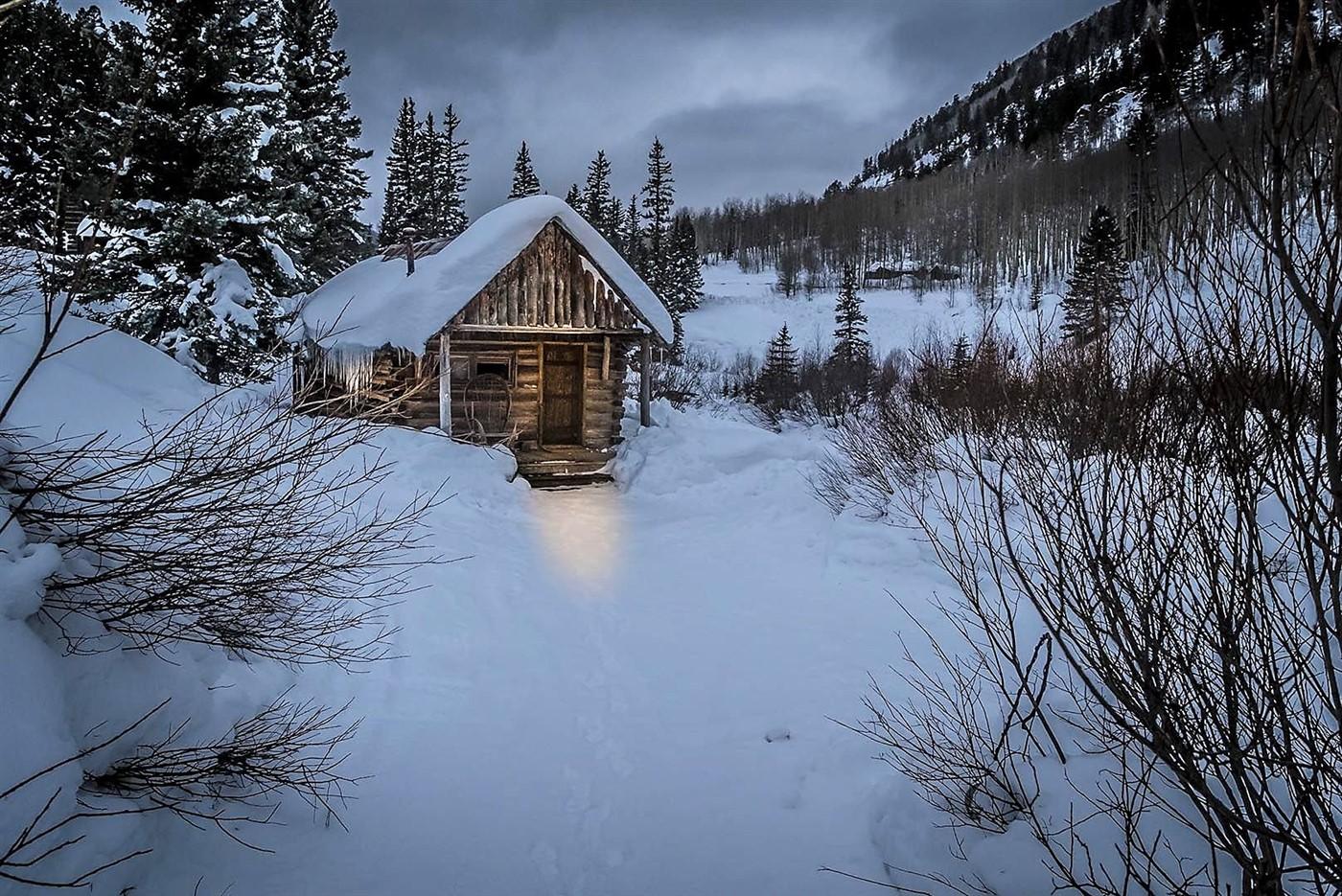 Dolores - an Original Dunton Cabin from the 1800's | Woodz